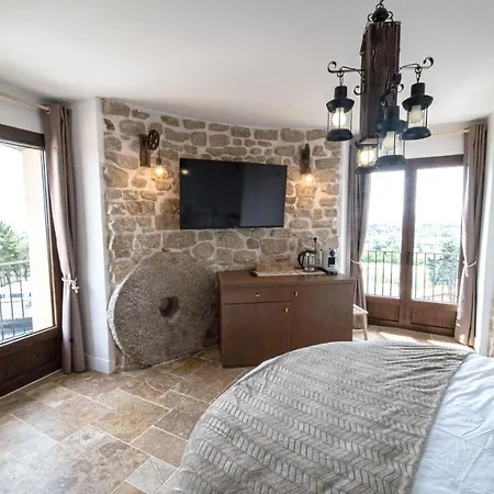 Le Moulin D'orgemont, Hebergements & Restaurants Bed & Breakfast *